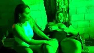 I watch as do job se pegando dentro do cabar� flashing at the party submissive style