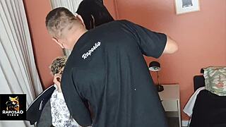 Personal chamei uma puta para mostrar ao meu filho virgem como foder o cu e a buceta de uma safada milf no ted