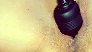 hey bluee, you masturbating close up and squirting hard in my mouth? this colombian cutie wants to cum wild just for you in spanish homemade fun