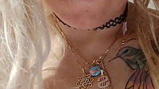 Alina Modelista touches herself in early morning for big squirt