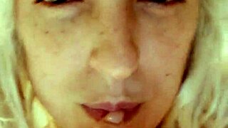 Alina Modelista touches herself in early morning for big squirt