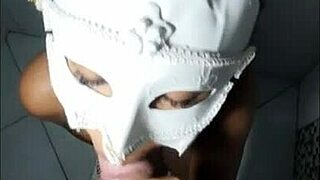 mijando na boca no corpo dentro no anus dando o c� e gozando horrores