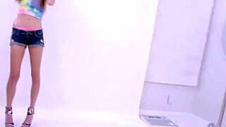 hey, this chic natural brunette nails the fuck at her modeling audition 😏