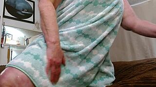 i just got outta the shower and need a smoke... be quiet, im ignoring you, mature beauty dawnskye1962 with hairy pussy and natural tits wet