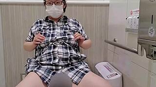 Married Woman Masturbates In The Toilet Of A Store