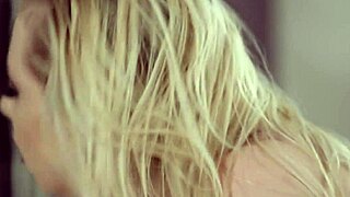 Grace Harper In Lingerie Gets Shaved Pussy Licked