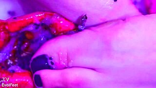 Bare Toes Boldly Crush Juicy Fruit