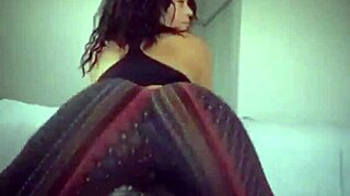 Bouncechallenge twerk comp features dancers in a fun game.