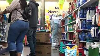 Milf's PHAT ASS Caught on Candid Cam