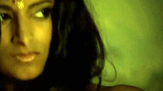 Hey, check out this gorgeous natural body on an Indian woman dancing erotically 😍💃