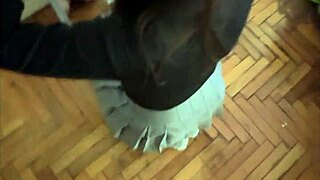 Interrupto a mi hermanastra antes de colegio para mamar verga con big ass upskirt cum