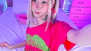 Sweet Eaton Ladyboy Displays Foot Fetish in Solo Webcam Session