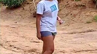 Asian beauty gives oral pleasure in Japanese style