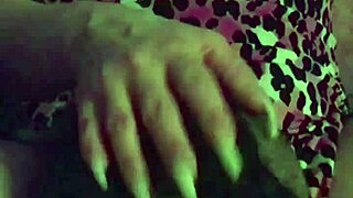 Fuschia Leopard licks pussy close-up?