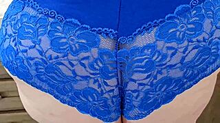 Big ass boss drops panties for janitor pussy eating