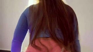 Latina Shakes Huge Ass In Tight Shorts