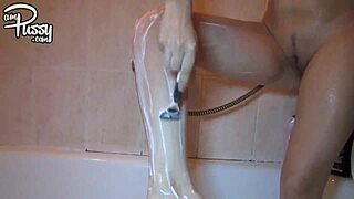 i luv watchin my college amateur finger to orgasm then shower shave legs