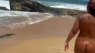 paying the ride in car then fingering hot ass to nudist beach night