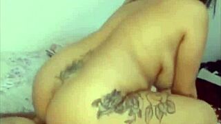 damn these tits bounce while i suck that thick cock... peituda safada riding huge rola!