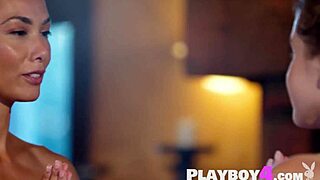 डेनियेला स्मिथ की बड़ी गांड योगा पोज़ 😍🍑