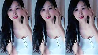 chinese cutie, wanna watch her sexy tits dance before fucking?