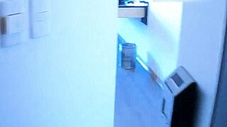 on city trip we hit motel for horny pussy fuck 😈🏨🍑