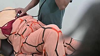 इंडियन डॉक्टर ने हॉस्पिटल क्लिनिक में लेडी पेशेंट की पूरी जांच चुदाई से की