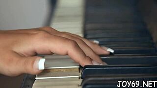 hey cutie, that pink teen pussy looks so wet for toys