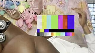 midget ebony babe on couch takin bbc casual, damn so tight!