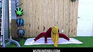 arab teen wife kira perez sneaks trainer blowjob with hijab on