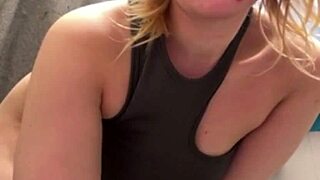 bbw teen fingers fat pussy close-up in public outdoor orgasm