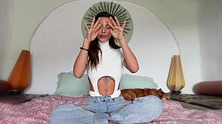 Roxy Fox demonstrates foreskin versus circumcised penises tutorial