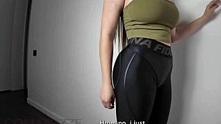 Fucking girlfriend's curvy ass in gym leggings post-workout