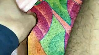 Jumbo Cup Vachu Vanamadichu Paal Kalayunnu Cumshot!