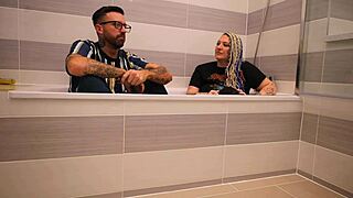 livie shares her bath time secrets in this casual chat with frankie jax