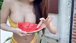 Thai beauty enjoys a sensual Asian massage