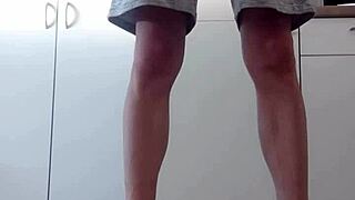 Wetting the floor after a hot pissing session