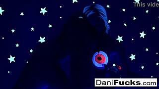 Sexy Dani's playing with her wet pussy 😍