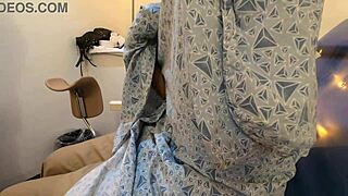 i watch dayanara pump milk from her tits, so fetishy