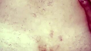 com meu cu laciado e hidratado o ursao pirocudo mete e goza novamente