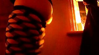 Big booty Australian slut twerking her huge ass