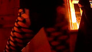 Big booty Australian slut twerking her huge ass