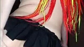 ha disfrutado de las grandes tetas de la esposa de su hermanastro ordeñandolas