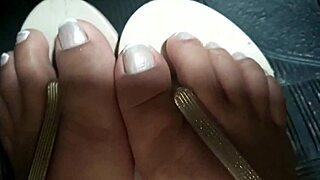 Paty bumbum doing foot fetish worship for feet