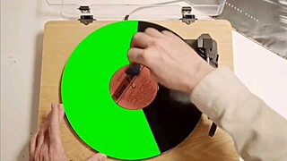 milf kitana blows and swallows 😏