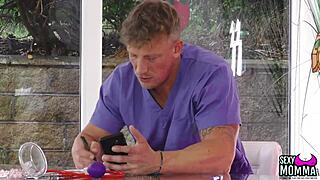 Sexy momma niki and stepdaughter maddison in a 3-way