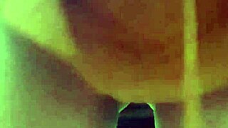 Gostosa Da Bunda Perfeita Usando Mini Saia