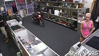 amateur cutie shows her curves and gets rough