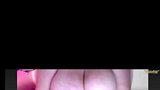 Big Tits Babe Shows Off on Webcam