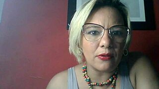 Lola's erotic adventure with her hot aunt